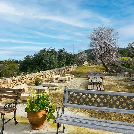 Pet Friendly Home In Comiso With Wifi *